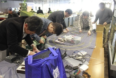 1218hobbycenfes3.jpg