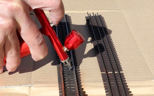 二線式・三線式H0,N,zのクアトロ対応テスト線路の工事開始: 電機屋の毎日